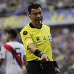 Así es Roberto Tobar, el árbitro de la final de la Libertadores en Lima
