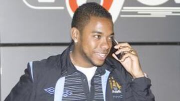 A falta de dinero, el Barcelona ofrecerá jugadores por Robinho