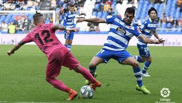 El Málaga resucita a costa de un Depor moribundo