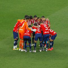 Chivas viaja custodiado por Guardia Nacional