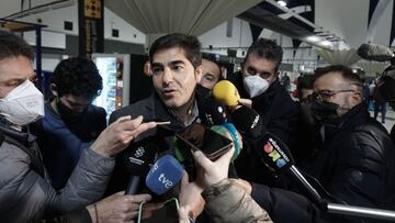 Haro, ante los medios.