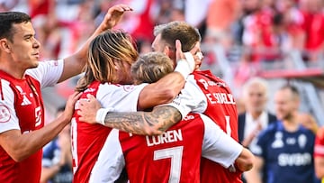 Los granas celebran el tanto de Saveljich ante el Algeciras CF.