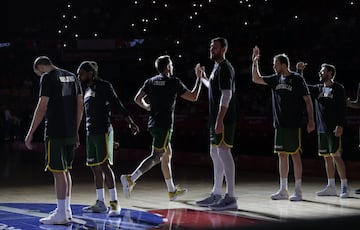 Presentación de la selección australiana antes del comienzo de la semifinal. 