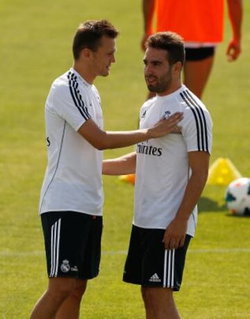 Denis Cheryshev con Carvajal.