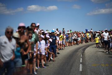 Seguidores animando durante la octava etapa del Tour de Francia. 