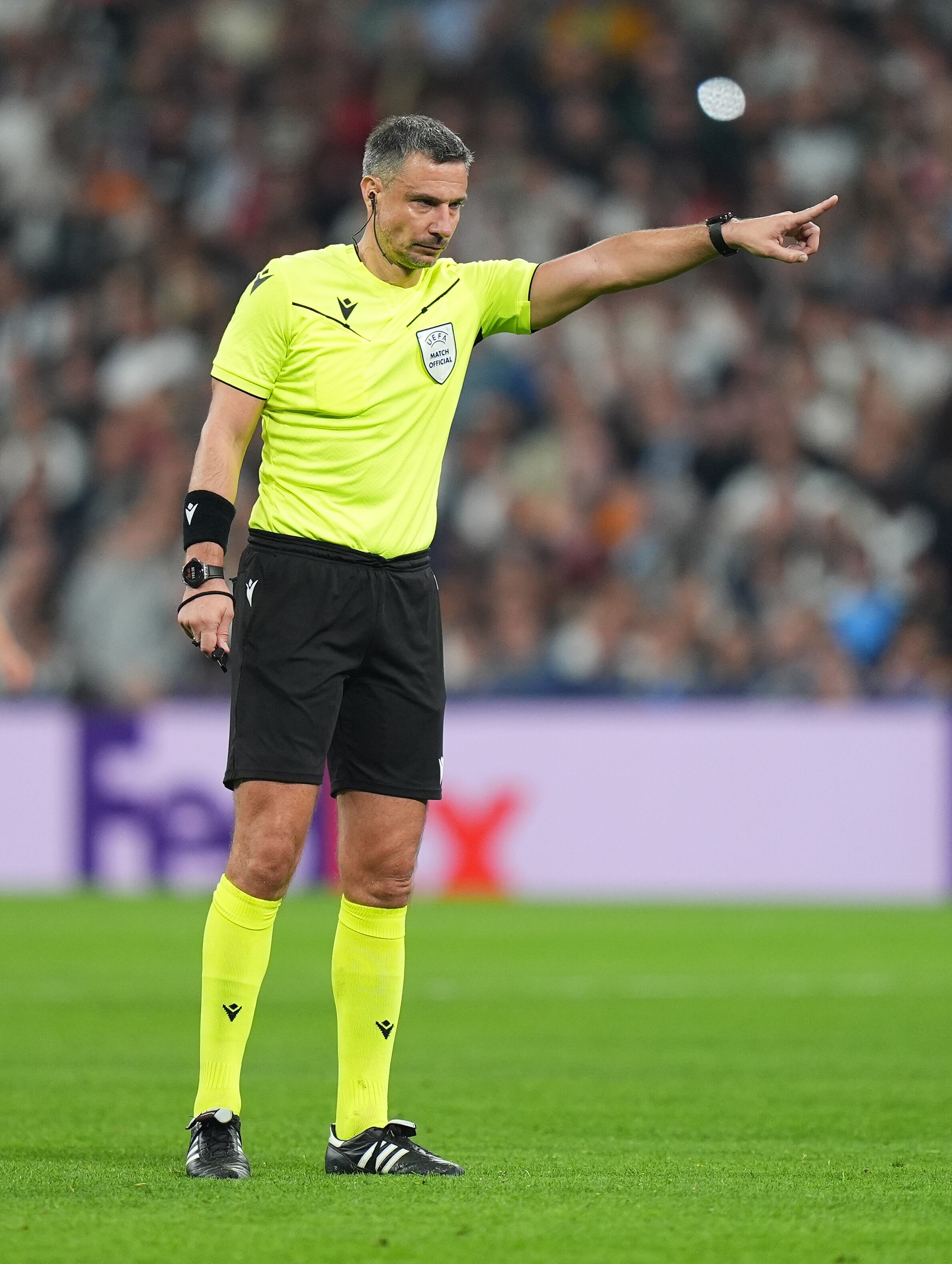 الحكم السلوفيني فينسيتش يدير مباراة ريال مدريد ويوفنتوس في دوري الأبطال