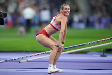 La atleta canadiense Alysha Newman, que ganó la medalla de bronce en salto de pértiga en los Juegos Olímpicos de París 2024, también es muy conocida por sus posados en OnlyFans.