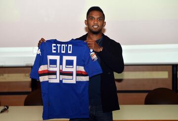 El delantero camerunés anunció su fichaje con el Sampdoria en junio de 2015. 