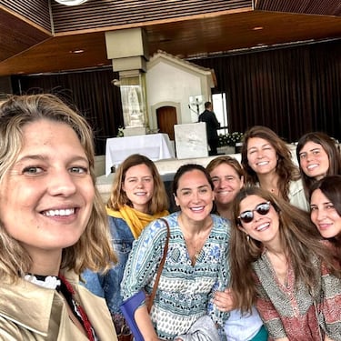 La despedida de soltera de Tamara Falc車: en muletas y con visita a la Virgen