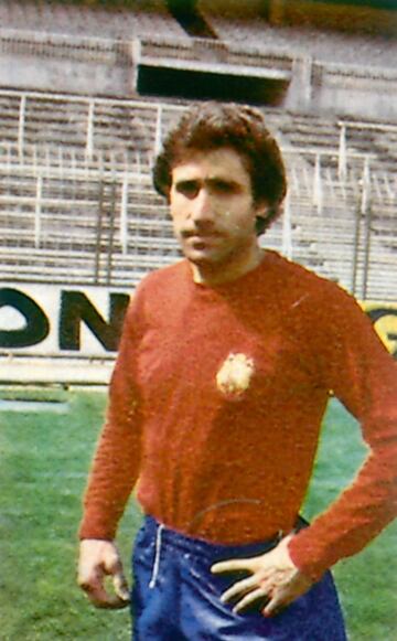 Francisco Javier Uría fue un futbolista español que jugaba como defensa. Militó en el Real Oviedo, el Real Madrid y el Real Sporting de Gijón. Con los blancos estuvo tres campañas, desde 1974 hasta 1977, con 56 encuentros jugados y dos goles anotados. Acudió a la Eurocopa de 1980, participando en el encuentro ante Inglaterra.