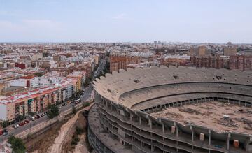 El Valencia tiene treinta meses para acabar las obras.