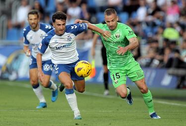 
El lateral del Leganés es un sinónimo de peligro. Además de defender, siempre que se incorpora al ataque saca cosas positivas. En el Carlos Belmonte, suya es la mejor jugada que se quedó a centímetros de ser el gol del empate.
