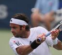 González supera a Henman y llega a la final en Londres