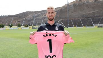 31/07/23 FUTBOL  PRIMERA DIVISION UD LAS PALMAS Presentacion Aaron Escandell