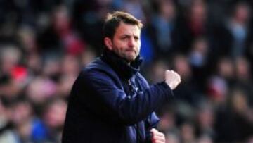 Sherwood se gana el banquillo de los Spurs hasta el año 2015