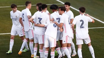 El Juvenil blanco se llev&oacute; el MiniDerbi.