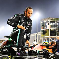 Hamilton acepta una cláusula innegociable para Mercedes