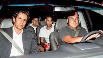 Neymar, camino del Hospital Mater Dei.