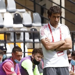 Raúl se ofrece al Madrid