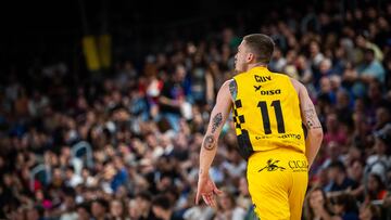 Kyle Guy, escolta del Lenovo Tenerife, celebra un triple ante el Barcelona en cuartos del playoff de la Liga Endesa.