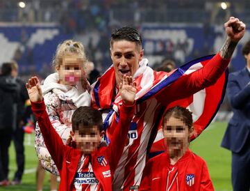 Fernando Torres y sus hijos.