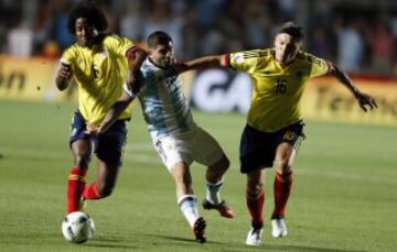 La Selección Argentina venció 3-0 a Colombia en San Juan, resultado que deja a la tricolor sexta en la tabla con 18 puntos.