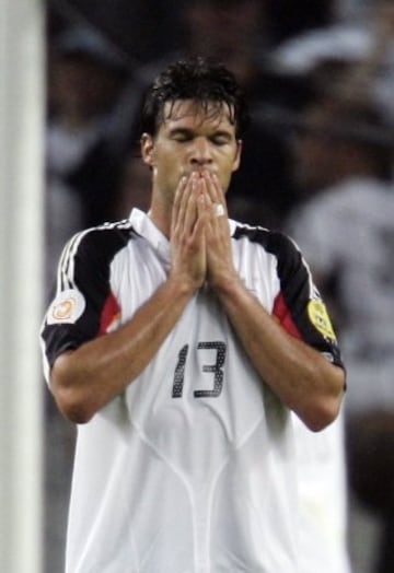 4. Michael Ballack no pudo ganar dos Champions y tampoco consiguió una Eurocopa y un Mundial. 