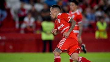 BUENOS AIRES, ARGENTINA - APRIL 09: Esequiel Barco of River Plate celebrates after scoring the team´s third goal during a Liga Profesional 2023 match between Huracan and River Plate at Tomas Adolfo Duco Stadium on April 9, 2023 in Buenos Aires, Argentina. (Photo by Marcelo Endelli/Getty Images)