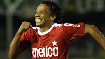 Antony de Ávila marcó 208 goles. El 'Pirtufo' tuvo tres etapas: 1981-1987, 1988-1996 y regresó en 2009.