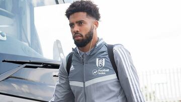 Cyrus Christie, en la llegada del Fulham al estadio.