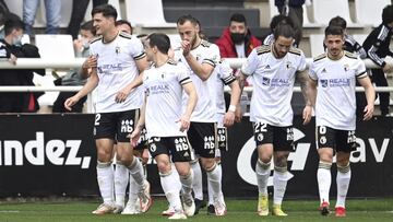 El Burgos asegura su defensa y duda sobre la delantera