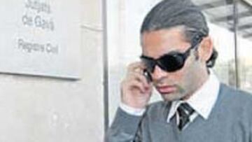 <b>ESPAÑOL. </b>Rafael Márquez, a su llegada al juzgado de Gavà, ayer.
