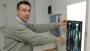 Nacho Pérez Frías durante su etapa como médico delMálaga