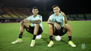 Cristian Romero y Lisandro Martínez, defensores de la selección argentina.