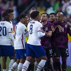 What did Alexi Lalas say about the Mexican Football Federation and the Mexico national team?