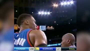 El mosqueo de Westbrook: "No hables con ese..." ¿Iba por Durant?