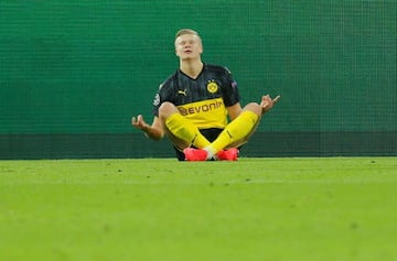 Erling Haaland celebrates scoring against PSG.