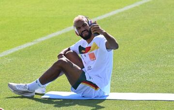 Choupo-Moting, durante un entrenamiento con Camerún.