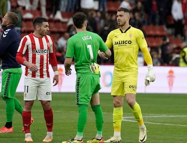 El portero del Sporting comenzó la temporada en plena forma. De hecho, era clave en el buen inicio y también lo ha sido en el último partido con paradas que evitaron el empate del Eldense. Con seguridad, Yáñez ha logrado sumar bastantes puntos a su equipo y llevarle al playoff.