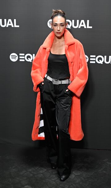 La Beba posa en la alfombra roja de segunda edici¨®n de la gala ben¨¦fica en apoyo a las mujeres en la industria.