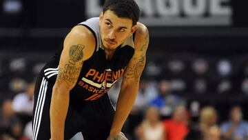 No hay opci車n para el Barcelona: Mike James se queda en la NBA