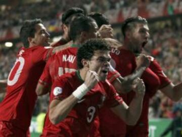 Partido de ida Portugal-Suecia. 1-0. Pepe celebra el primer gol de Cristiano Ronaldo.