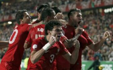 Partido de ida Portugal-Suecia. 1-0. Pepe celebra el primer gol de Cristiano Ronaldo.