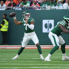 Has any NFL team ever finished the season without a win?