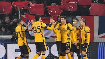 Los jugadores del Inter celebran un gol.