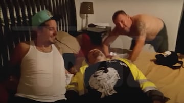 Bam Margera, inconsciente sobre una cama con amigos, de fiesta.