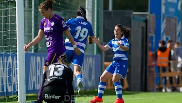 Gaby y Peke celebran un gol con el Depor Abanca. 