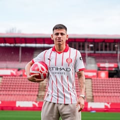 Echeverri paga la novatada