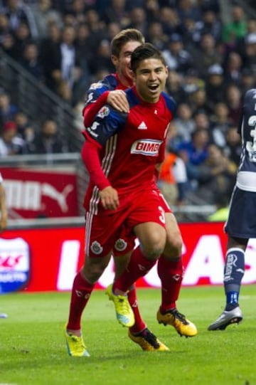 Chivas venció a domicilio 3-1 a Monterrey con doblete del canterano rojiblanco. 