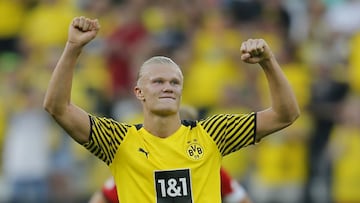 Erling Haaland celebra uno de sus goles contra el Eintracht Frankfurt.